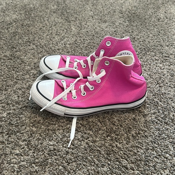 Pink Converse - Picture 2 of 5